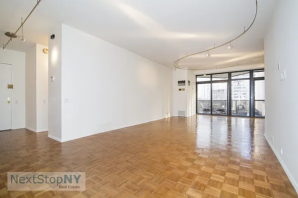 Rented by NextStopNY | media 11