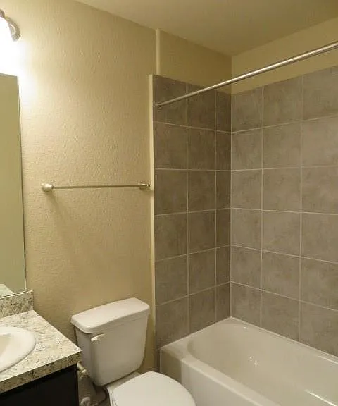 120 E Ash St — Photo 9