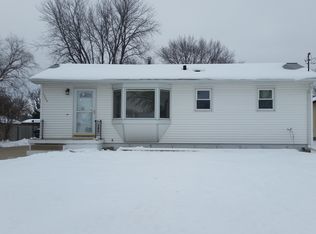 1504 Huntington Rd, Waterloo, IA 50701