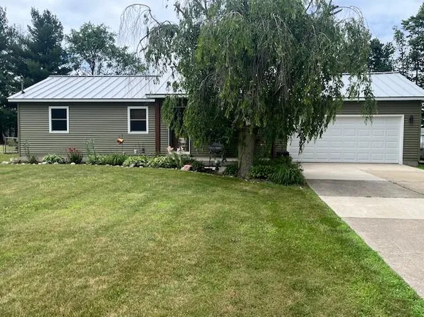 57100 Tim Ave, Three Rivers, MI 49093