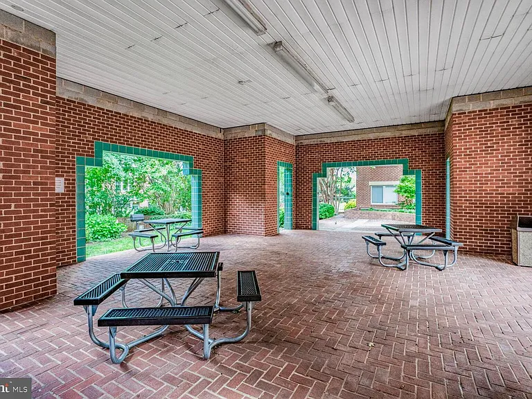 545 E Braddock Rd #101 — Photo 45