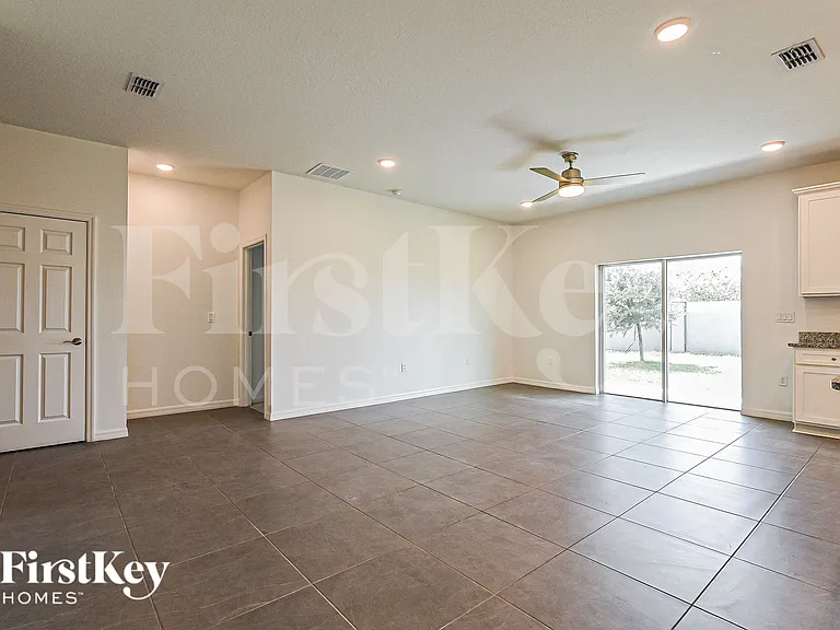 1272 Spokane Point — Photo 3