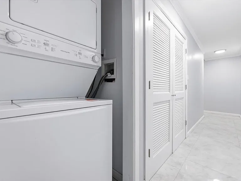 83 Pamrapo Ave #1 — Photo 28