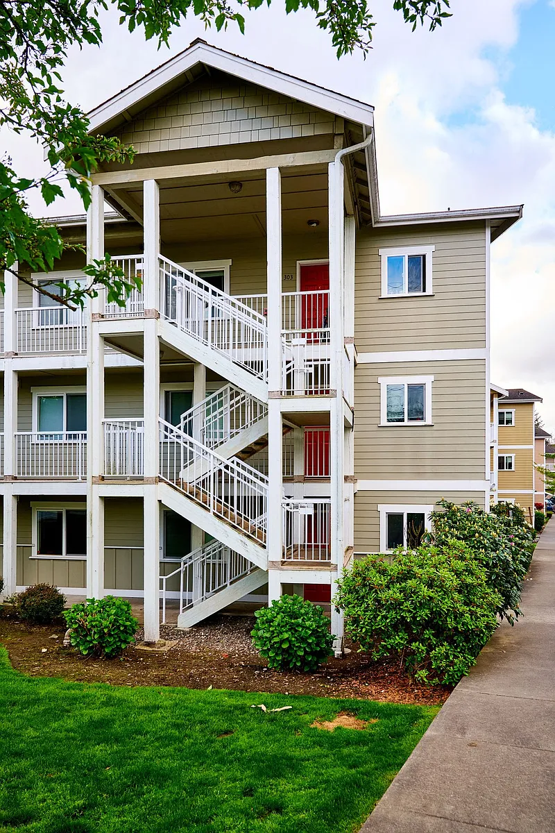 Building Photo - Garden Grove