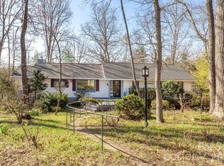 3113 Primrose Dr, Hendersonville, NC 28792