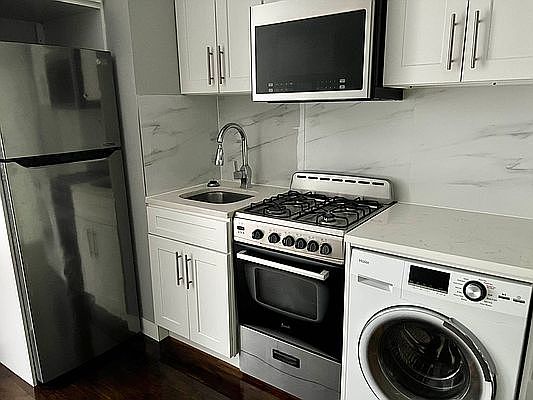 1st image of 235 E 111th St APT 3