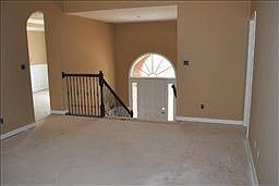 4th image of 56 Franklin St