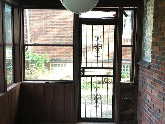 Enclosed porch
