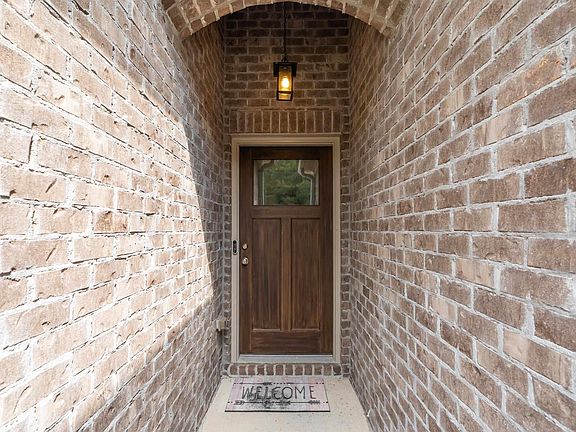 3rd image of 262 Fairbank Way