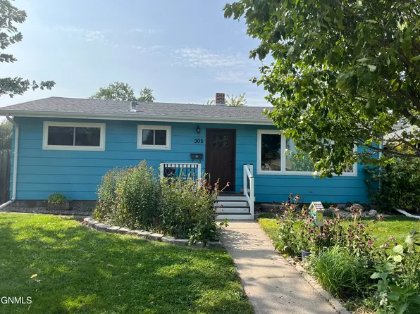 305 14th Ave NE, Jamestown, ND 58401