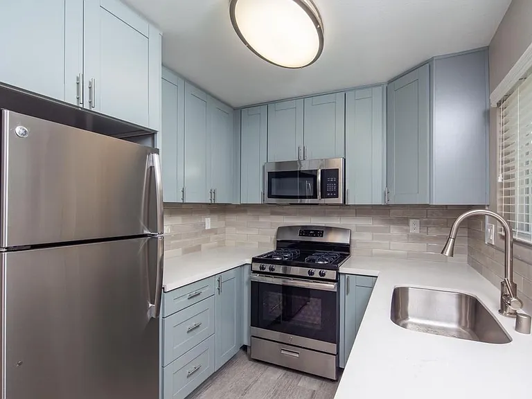 The Amberjack Apartments — Photo 10