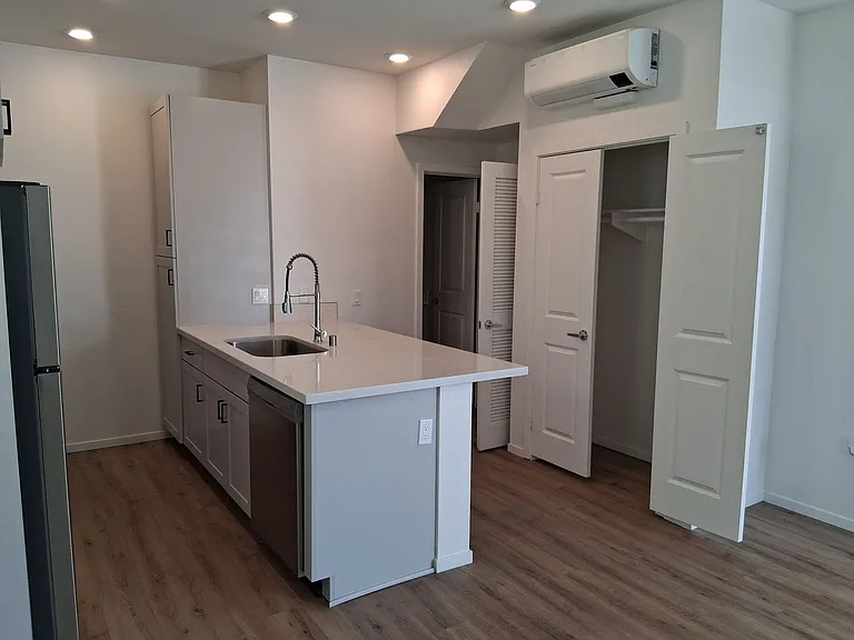 2040 N Highland Ave — Photo 27