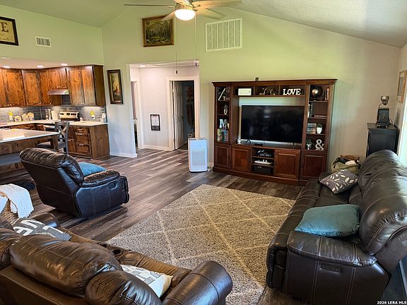 4th image of 1812 UNIT B Cr 240