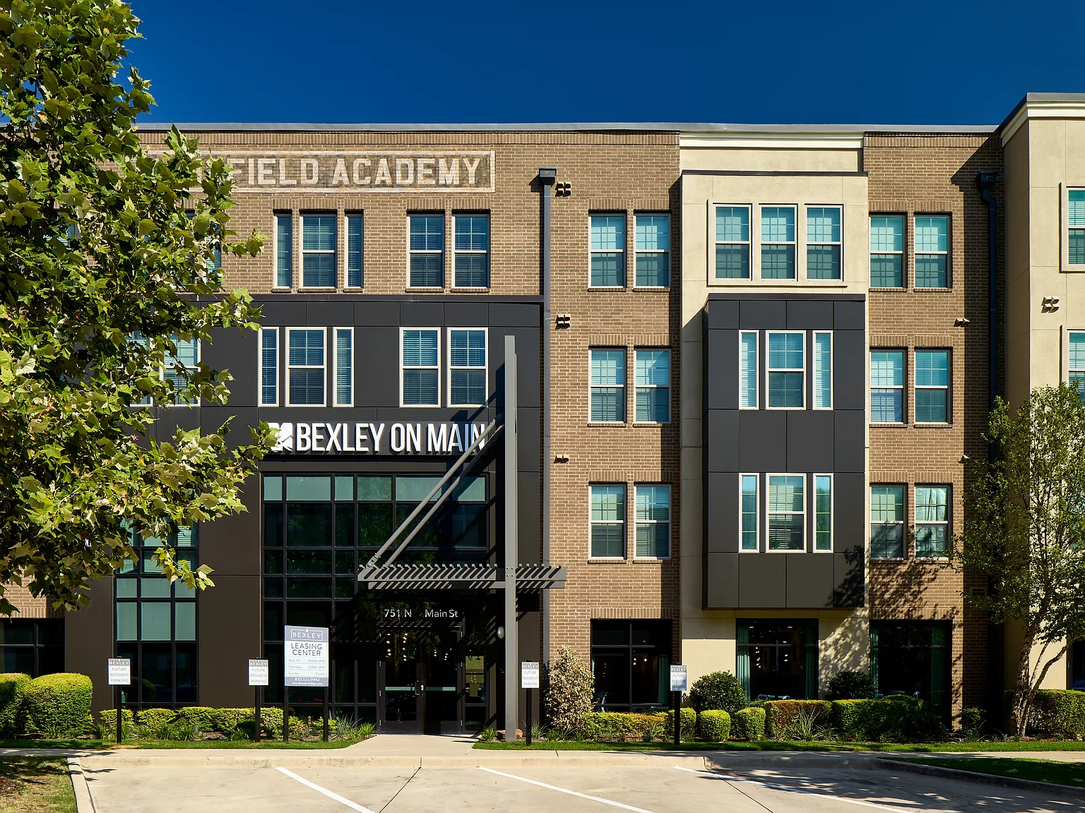 Bexley on Main — Photo 2