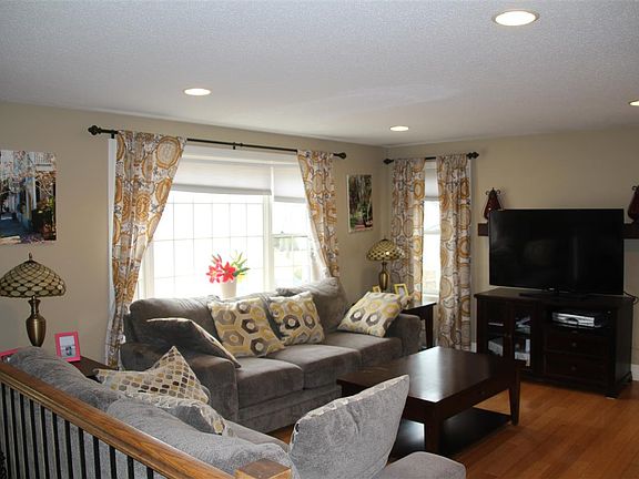 5th image of 15 Winterbrook Dr