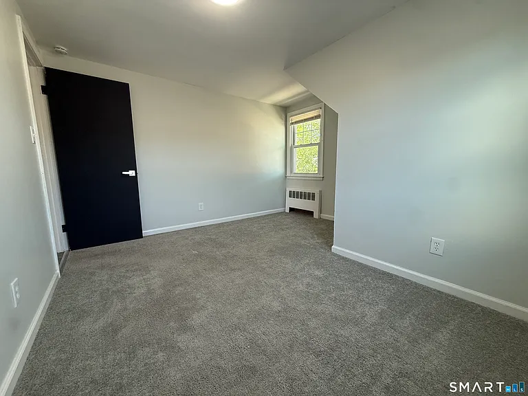 95 Burke St — Photo 8