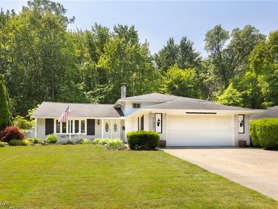 27933 Edgepark Blvd, North Olmsted, OH, 44070