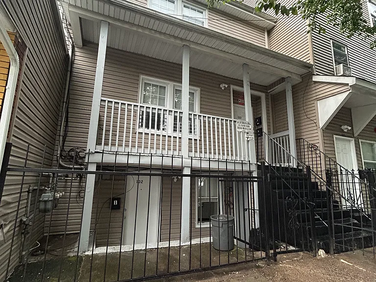 132 N Main St #1 — Photo 1