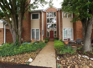 1340 Holgate Dr UNIT G2, Ballwin, MO
