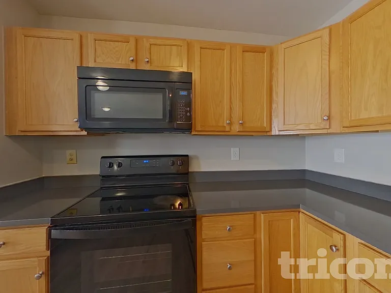 11311 Breezehill Ln — Photo 7