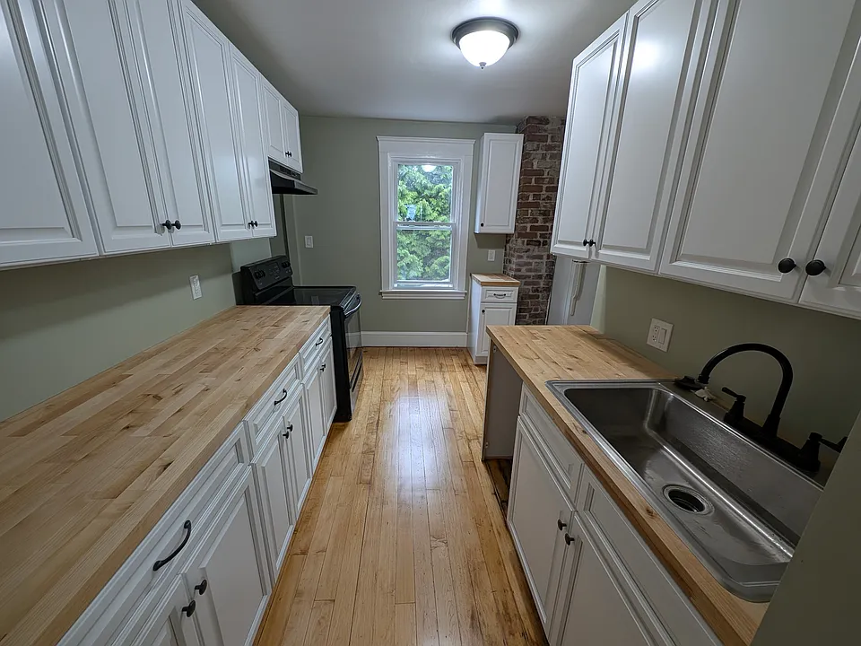 123 E Water St #2