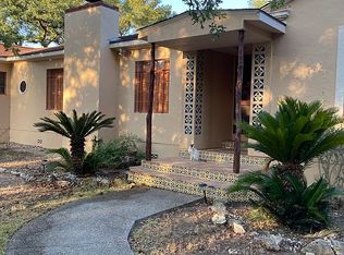 210 Palo Verde, Floresville, TX 78114