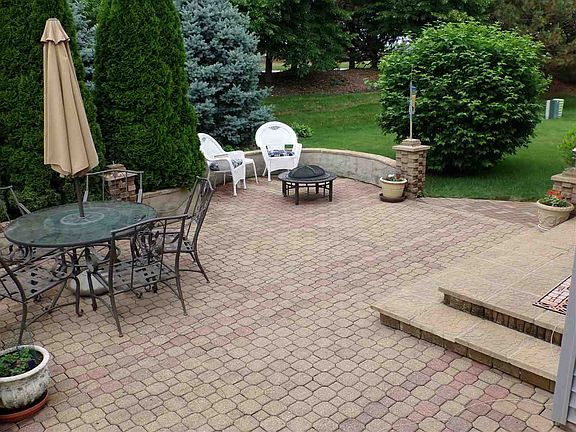 4th image of 1454 Evergreen Ln