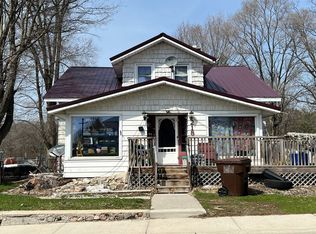 218 W Lytle St, Ionia, MI 48846