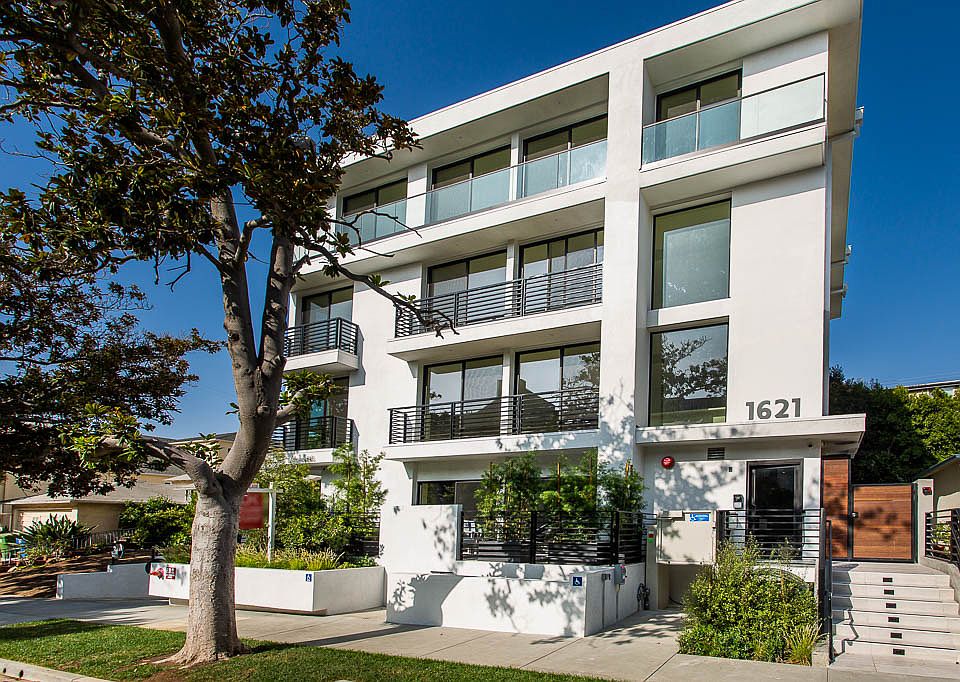 1st image of 1621 Malcolm Ave APT 101