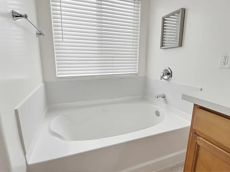 1774 Elm Ave — Photo 30