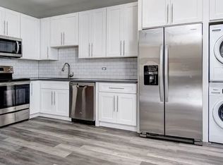 915 Pleasant St APT 2R, Oak Park, IL 60302