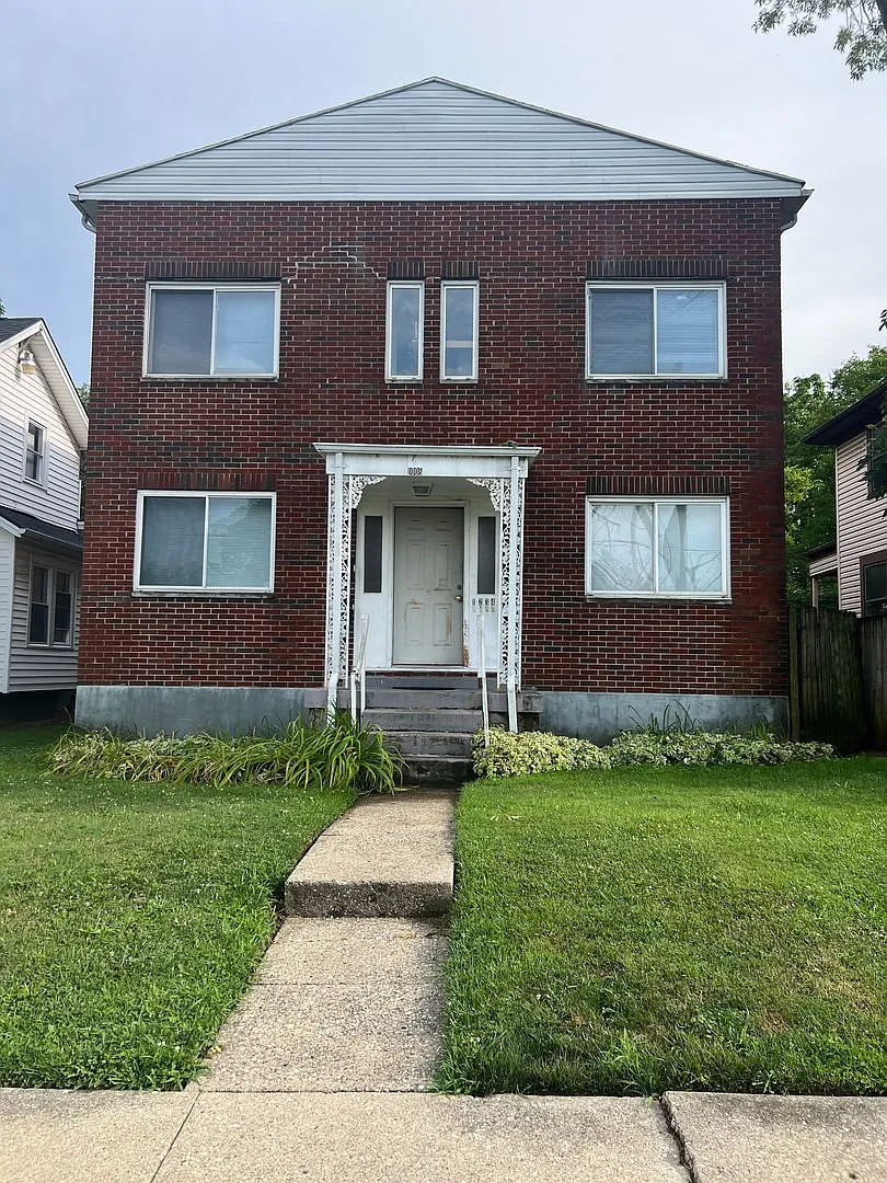 1008 W Fairview Ave — Photo 1