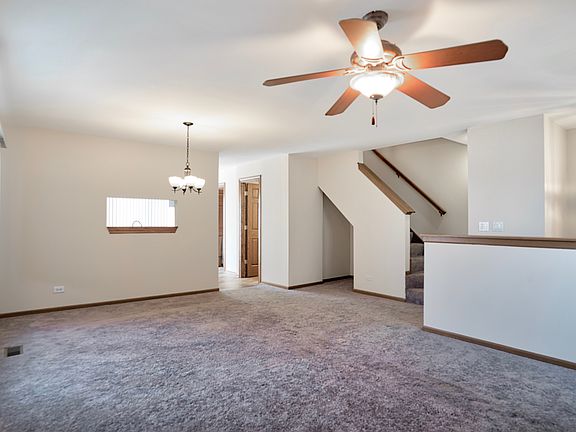 4th image of 1107 Manchester Cir