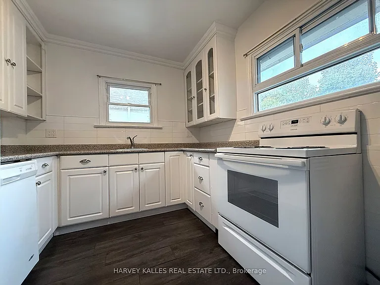 42 Glencairn Ave #B — Photo 12