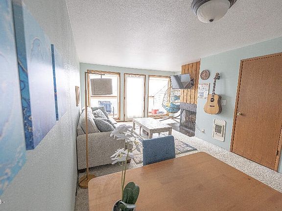 5th image of 425 NW Brook St APT 5