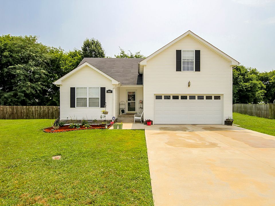 1st image of 3867 Mackenzie Dr