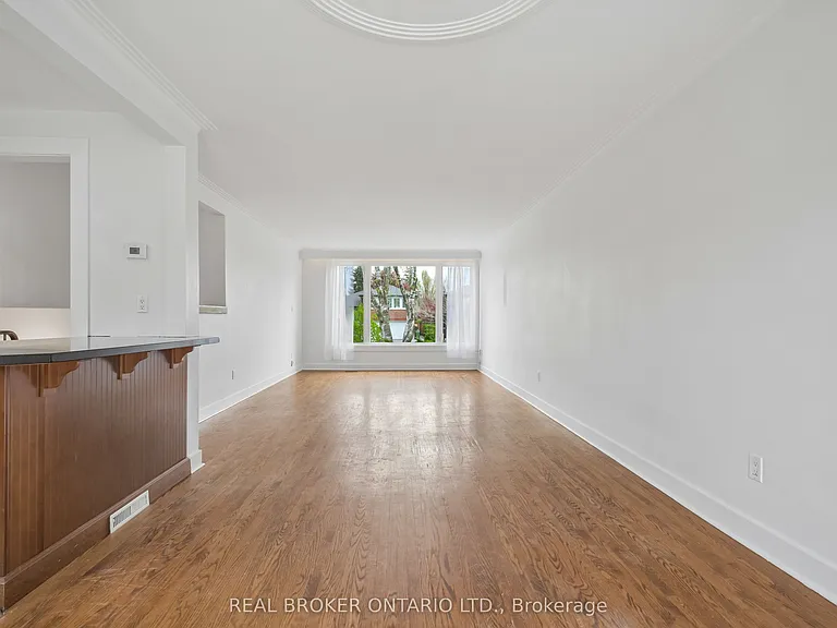 77 Norgrove Cres — Photo 8