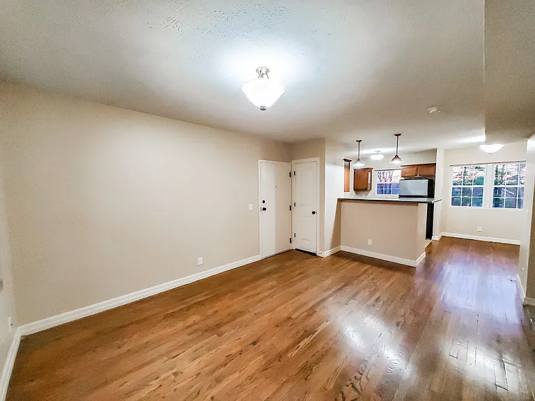 814 S 38th St — Photo 34