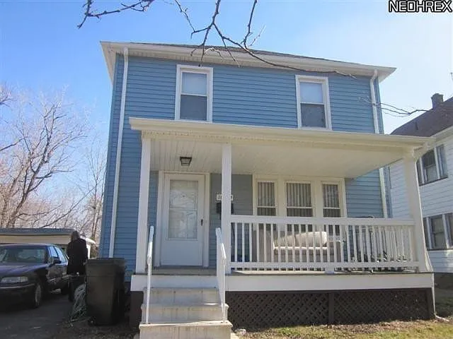1079 E 177th St photo 1