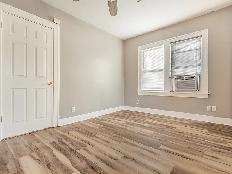 802 NW 31st St — Photo 5