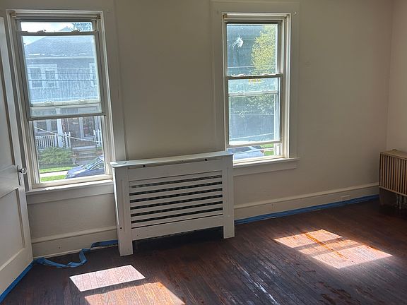 3rd image of 409 W 3rd St #2
