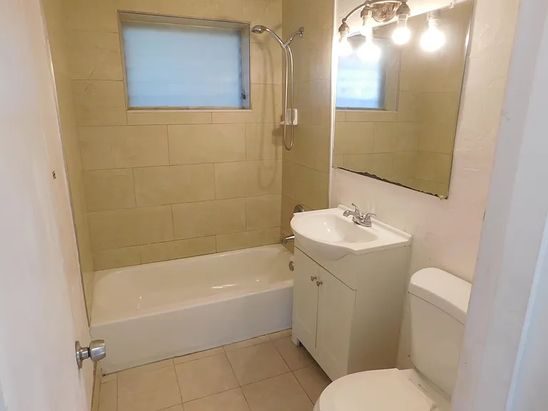 435 NW 30th Ave — Photo 17