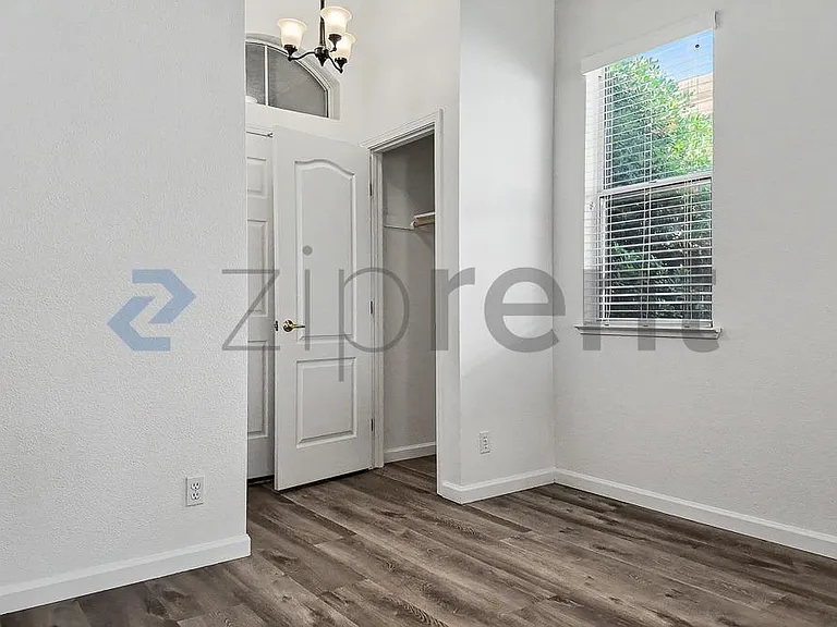 1773 Atwell St — Photo 9