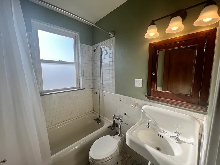 Bathroom of Apt. 405.