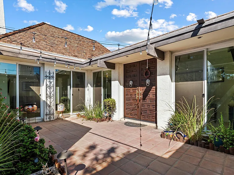7005 N Barbados Pl — Photo 6