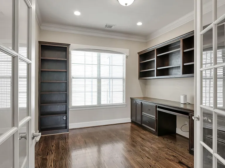2101 Elmen St — Photo 16