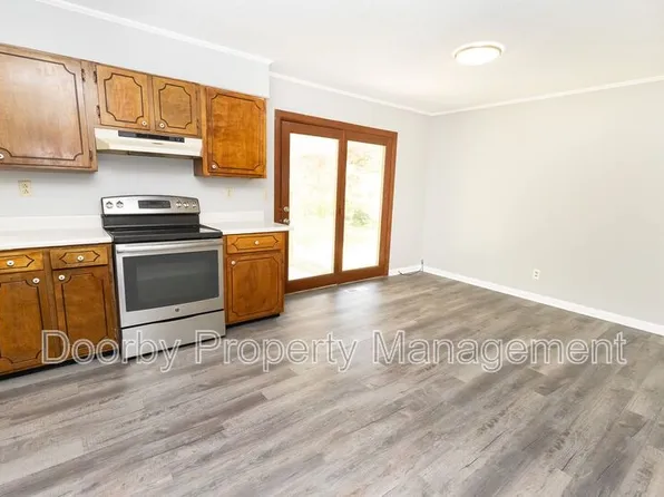 8911 Drake Parkway Rd, Chattanooga, TN 37416