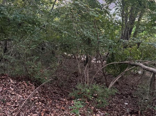 1443 Richland Meadows Dr, Ballwin, MO 63021