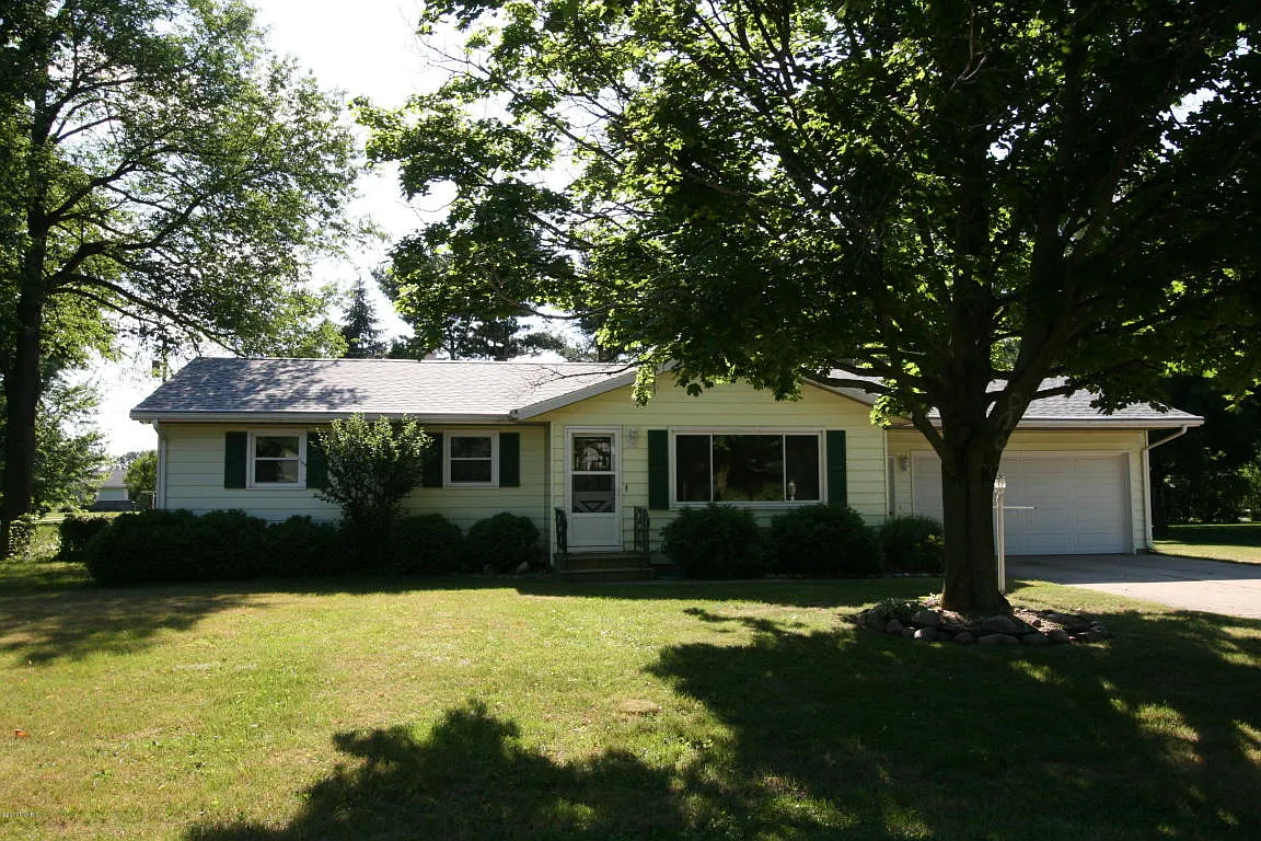 69375 Vicky Dr photo 1