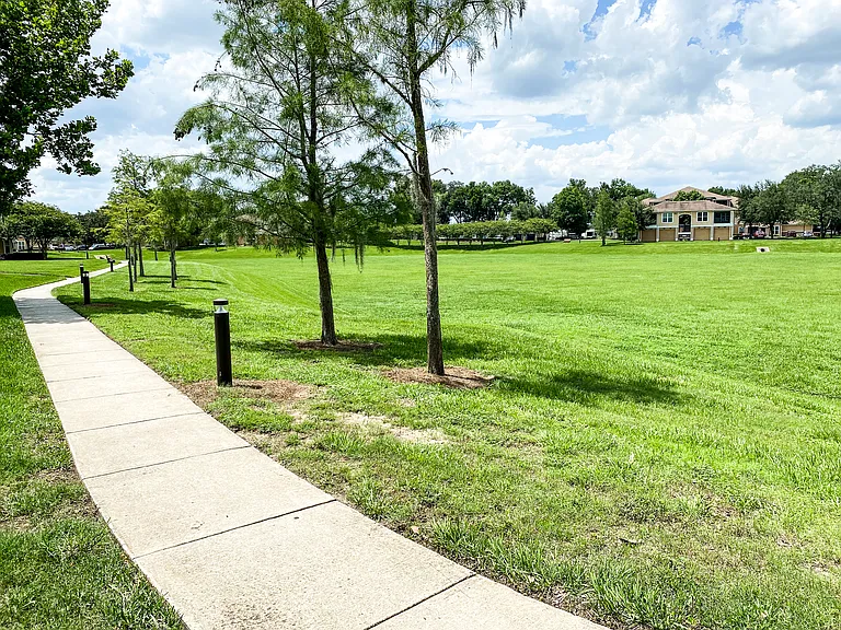 Oakleaf Village Apartments — Photo 31
